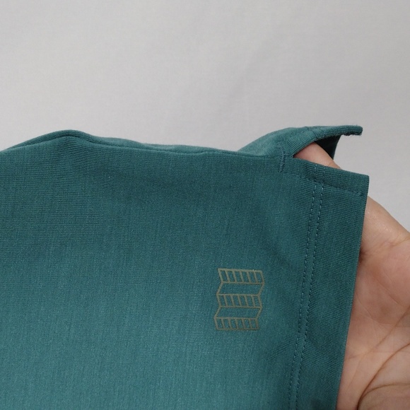 NWT Topo Designs Caribbean Global Flip Reverse Tek Tank Women's Size Small - Picture 2 of 9